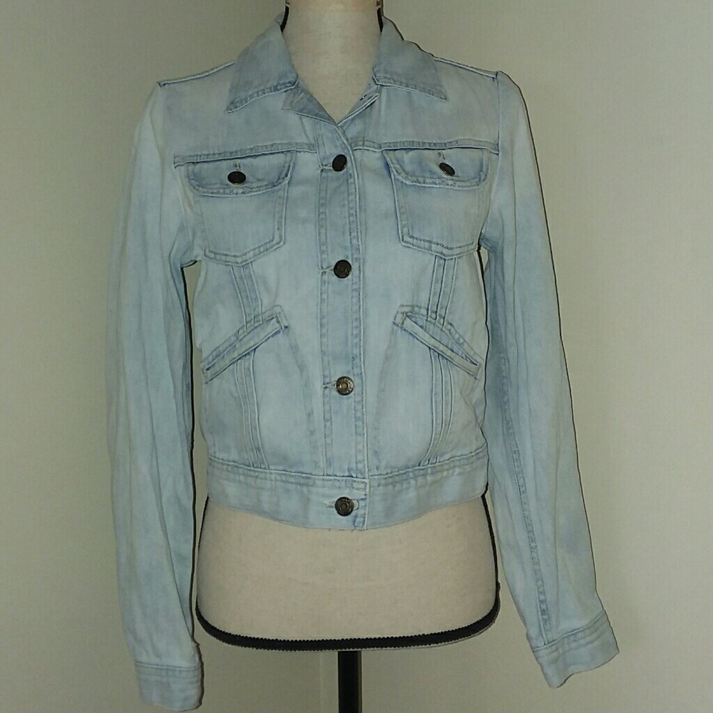 GAP 1969 • Light Indigo Jean Jacket • Size Small